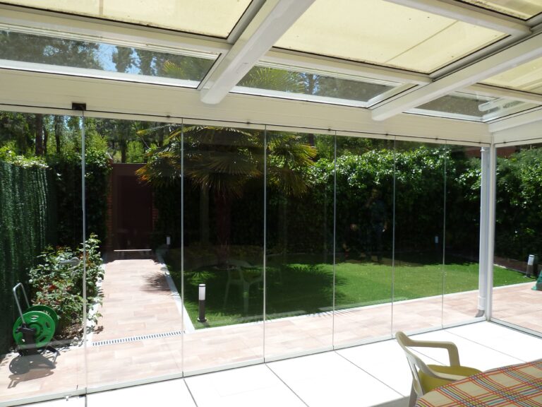 Cortinas de cristal abatibles la mejor forma de cerrar tu
